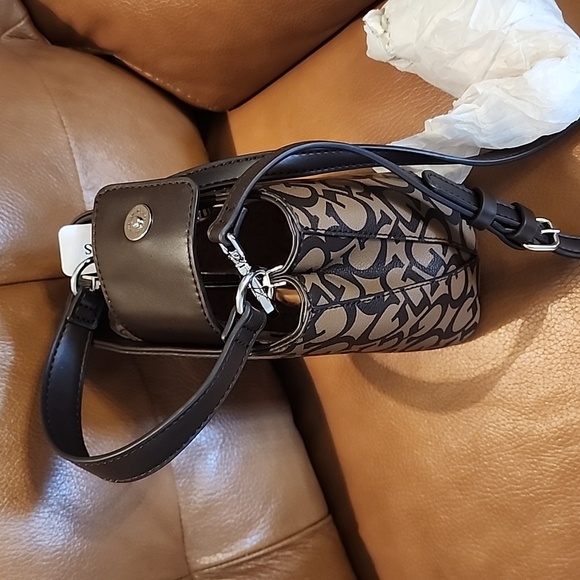 Guess Logo Crossbody/Handbag NWT - Picture 4 of 7